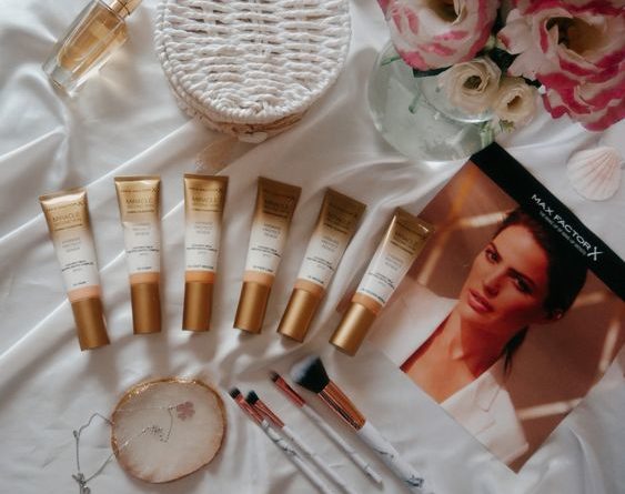 Max Factor Miracle Second Skin