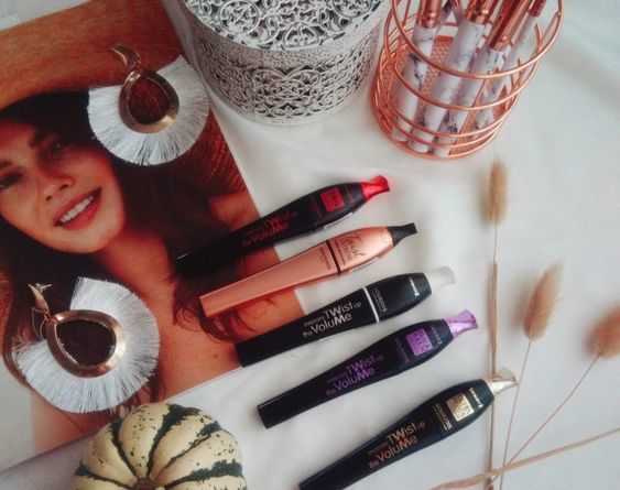 Twist Up the Volume Bourjois